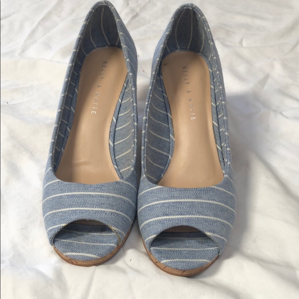 Peep toe striped wedges